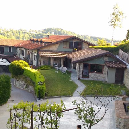 Trattoria Del Bivio Pension Cerretto Langhe Buitenkant foto