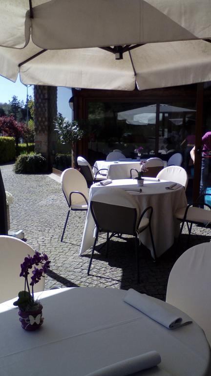 Trattoria Del Bivio Pension Cerretto Langhe Buitenkant foto