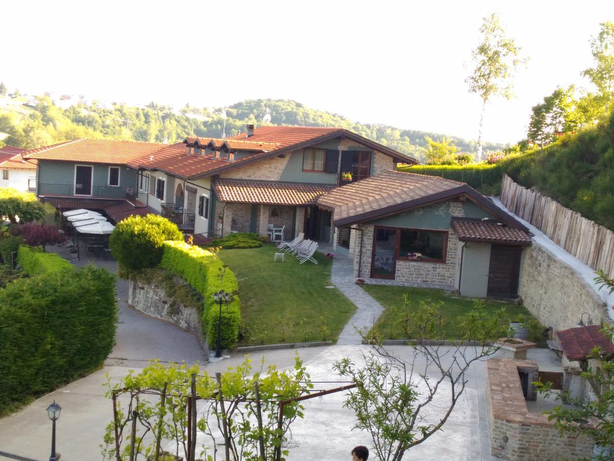Trattoria Del Bivio Pension Cerretto Langhe Buitenkant foto